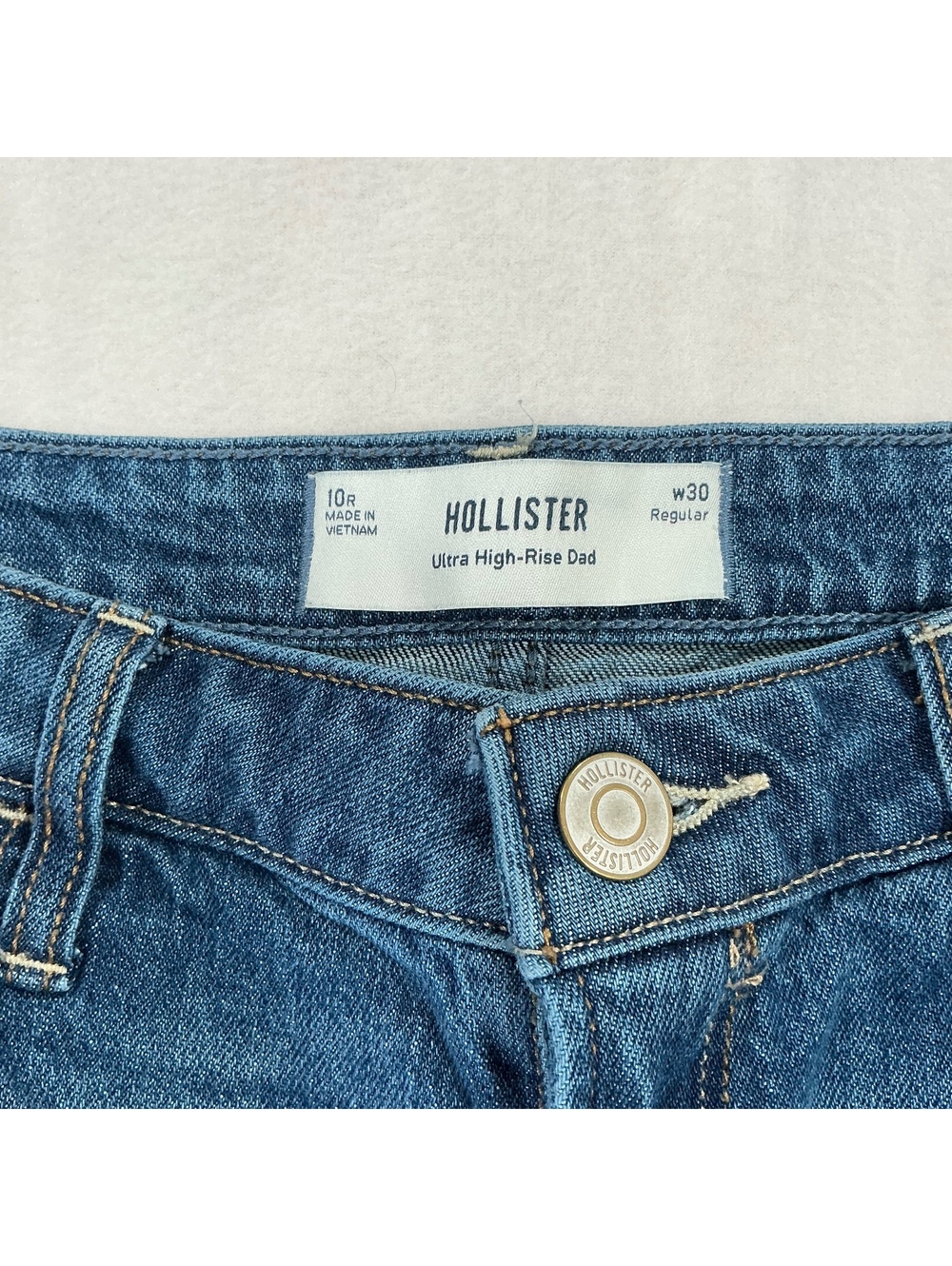Hollister Ultra High Rise Dad Jeans Womens 10R W30 Medium Wash Wide